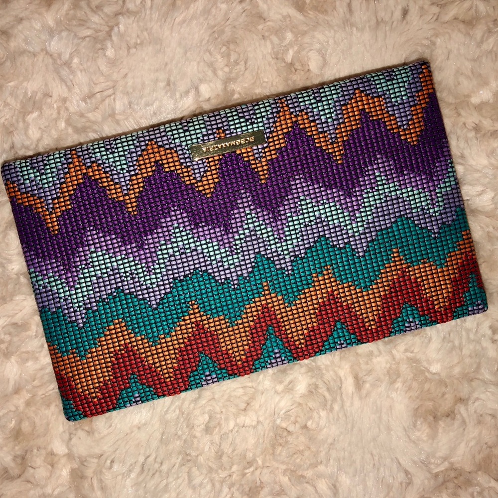 BCBG MAXAZRIA CLUTCH - New